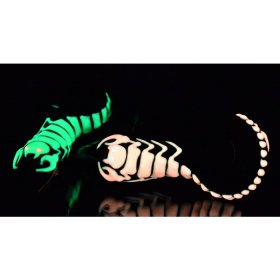 The Scorpion King- 4" Spoon Pipe - Glow In The Dark Scorpion New